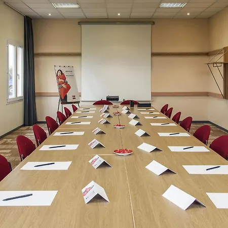 Hotel Ibis Coeur De Normandie 3*