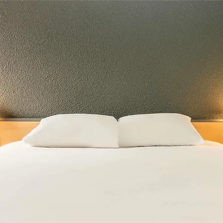 מלון Ibis Coeur De Normandie 3*