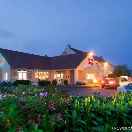 Hotel Ibis Falaise Coeur De Normandie 3*