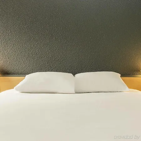 Hotel Ibis Falaise Coeur De Normandie