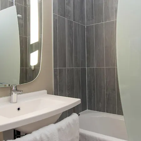 Ibis Falaise Coeur De Normandie Hotel 3*