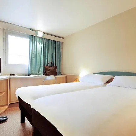 Ibis Coeur De Normandie Hotel 3*