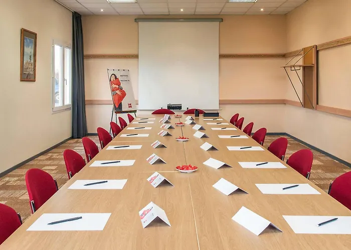 Hotel Ibis Coeur De Normandie 3*