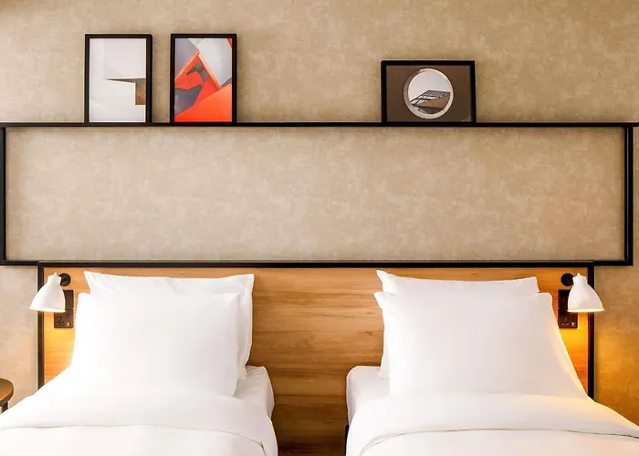 Ibis Coeur De Normandie 3* 팔레즈