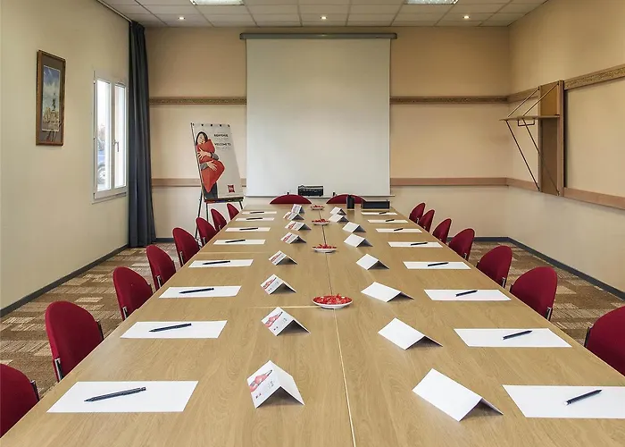 Hotel Ibis Coeur De Normandie 3*