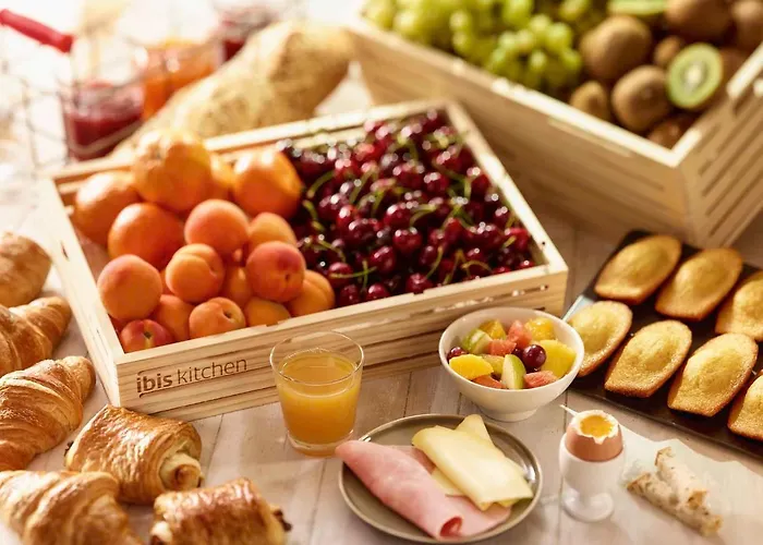 Ibis Coeur De Normandie Hotel 3*